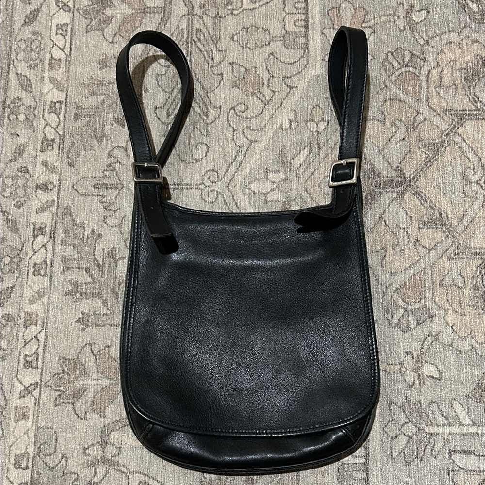Vintage Coach Black Leather Shoulder Bag